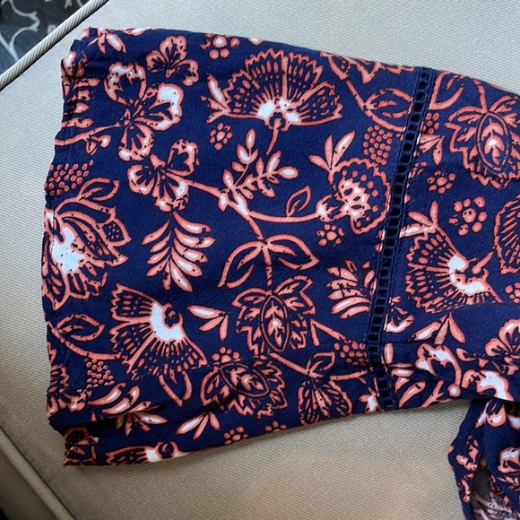 Flounce sleeve blouse - Picture 8 of 8